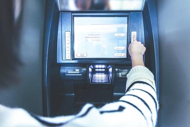 EXPLORING THE BENEFITS OF KIOSK BANKING