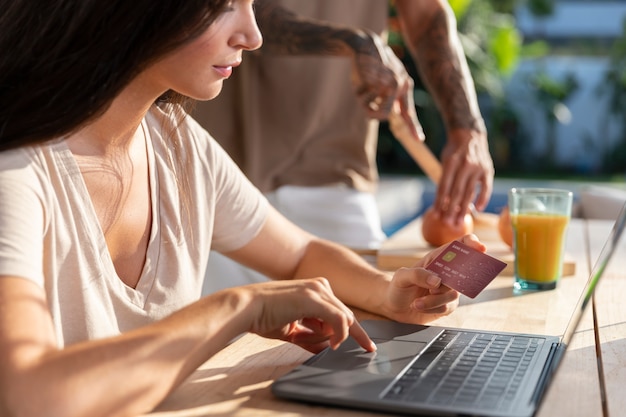 What Are the Benefits of Using Online Banking?